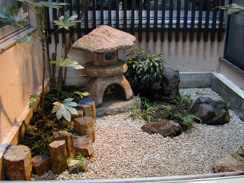 稲田石 10石セット 庭石 石 鑑賞石 庭 坪庭 ガーデニング 稲田石 10石